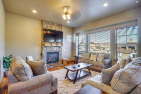 Townhome with Outdoor Pool Access 6 Mi to Park City